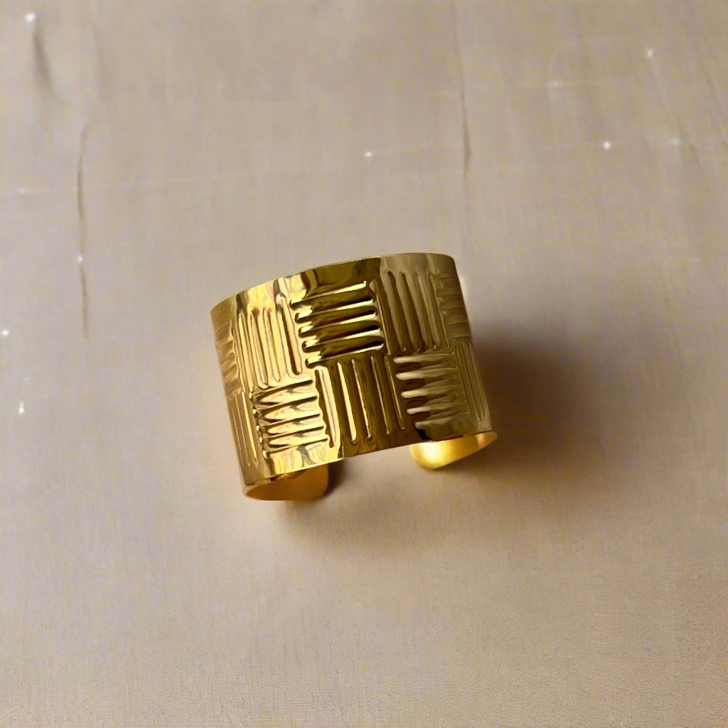 Tharaa cuffs