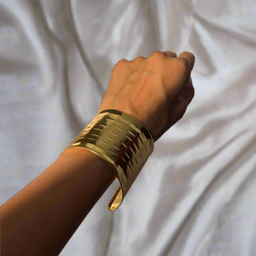 Nirja cuffs