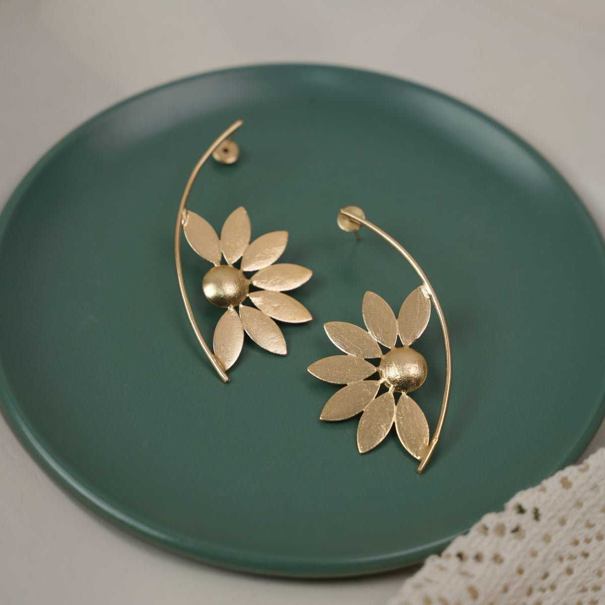 Lily dangles