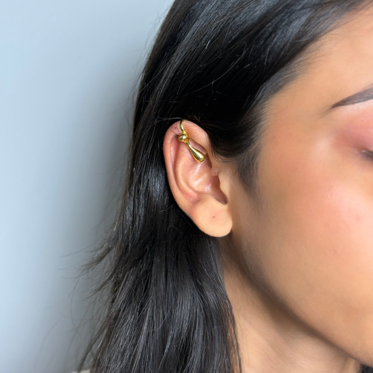Comma earcuffs