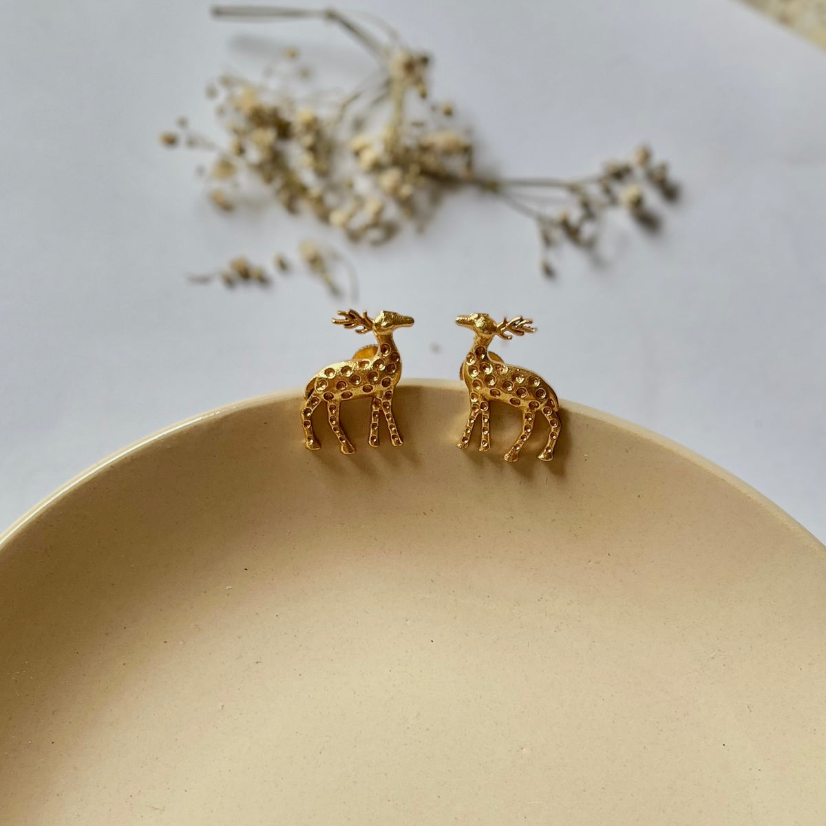 Vanya studs