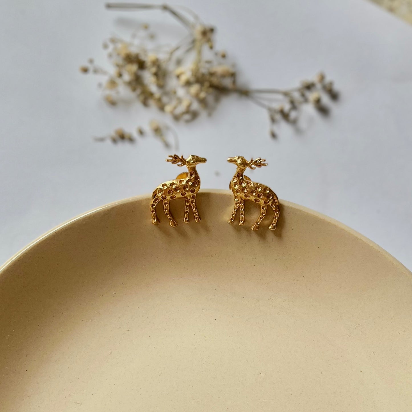 Vanya studs