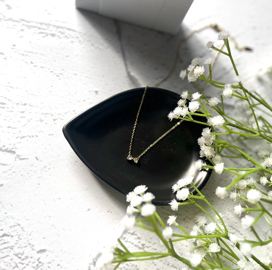 Bow necklace